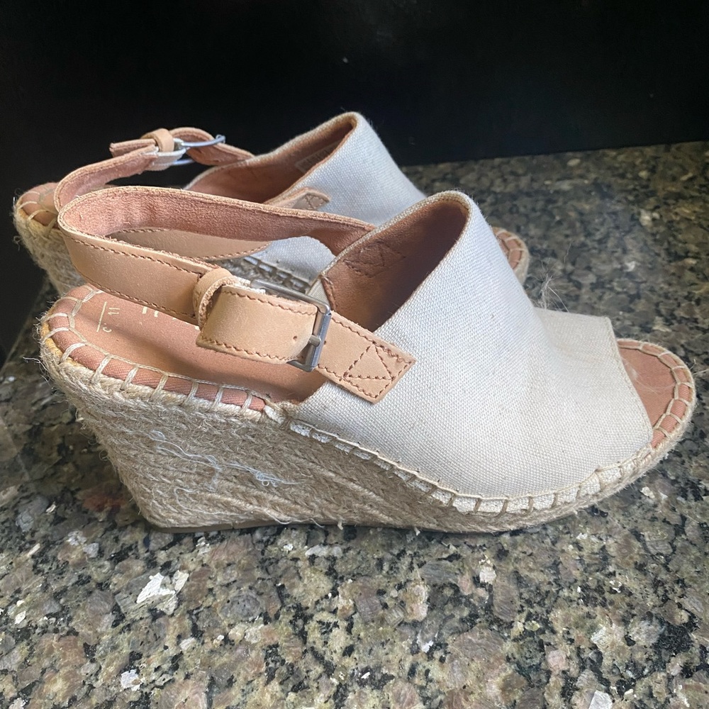TOMS women 7.5 espadrille wedges